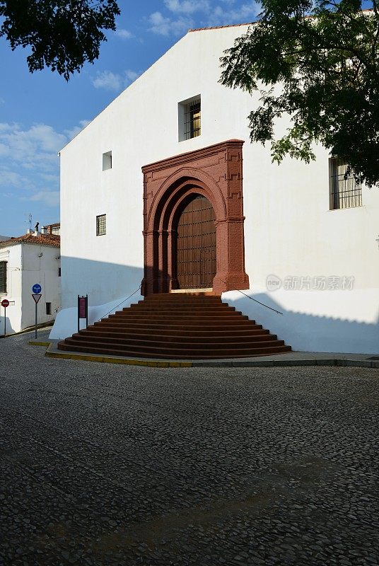 Aracena -圣卡塔琳娜修道院和石头路面- Carmelite秩序，Andalucía，西班牙